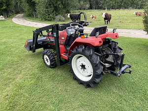 Mitsubishi MT18d väiketraktor frontaaliga (5 foto / 9)