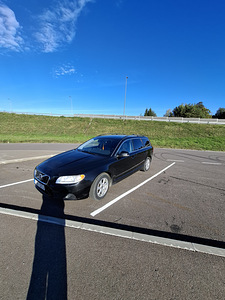 Volvo v70 (8 фото из 10)
