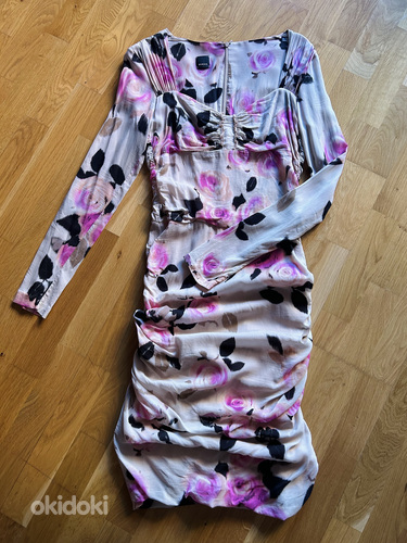 Платье Pinko, размер M, мало ношеное, в очень хорошем состоянии. (фото #1)