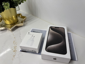Uus! iPhone 15 Pro 256GB + Adapter, Garantii 10.2026 (2 foto / 3)
