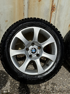 Диски BMW с шинами (4 фото из 4)
