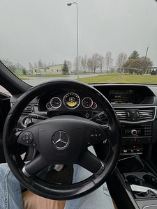 Mercedes E350 170kw (10 фото из 15)
