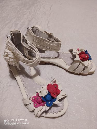 Valged lillelised kingad, suurus 25 (foto #1)