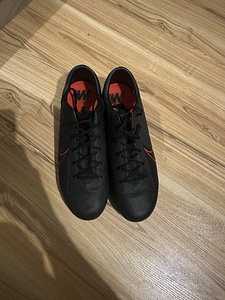 Nike Mercurial Vapor jalgpalliputsad (2 foto / 3)