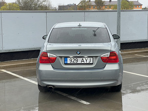 BMW e90 320i автомат (5 фото из 12)