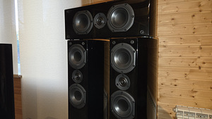 High-End kodukino kõlarid Philips (5 foto / 8)