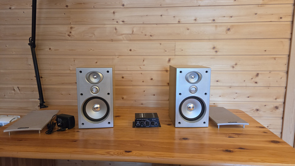 Mini muusikakeskus Sansui