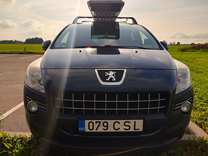 Минивэн Peugeot 3008 экомобиль (6 фото из 9)