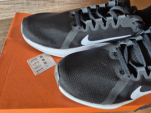 Nike naiste jooksujalatsid (5 foto / 5)