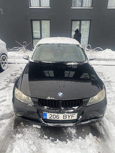 BMW 320i автомат 2007 (3 фото из 8)