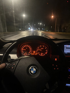 BMW 320i автомат 2007 (7 фото из 8)