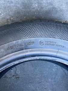 215/65/17 Continental (5 фото из 5)