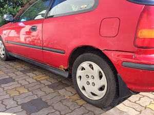 Honda civic (vana, kuid sõidab) vb varuosadeks. paku hinda! (4 foto / 6)