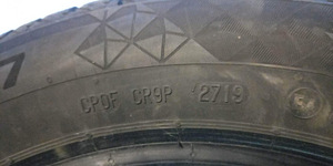 Продам две ламельные шины Continental 205/55 R16 (5 фото из 5)
