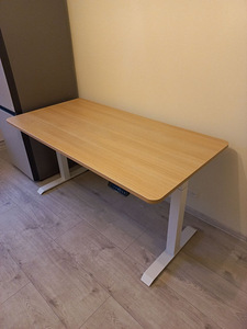 Kirjutuslaud reguleeritava kõrgusega Desktronic (1 foto / 3)