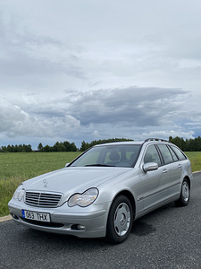 Mercedes-Benz C220 105kw (2 foto / 11)