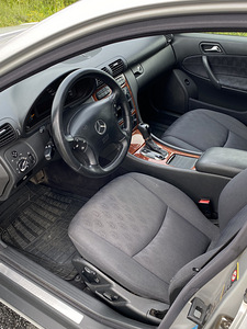 Mercedes-Benz C220 105kw (7 foto / 11)
