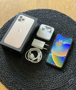 iPhone 11 Pro 64 ГБ, золотой (1 фото из 7)