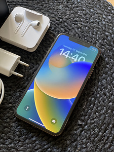 iPhone 11 Pro 64 ГБ, золотой (2 фото из 7)
