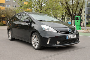 Toyota prius+ (3 foto / 14)