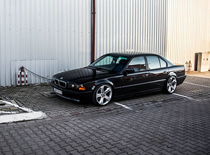 BMW 740D (1 foto / 1)