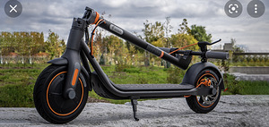 Малоподержанный электросамокат SEGWAY NINEBOT KICKSCOOTER F4 (2 фото из 4)