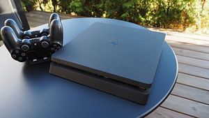 Playstation 4 slim + 2 dualshock + Laadia. (3 foto / 3)