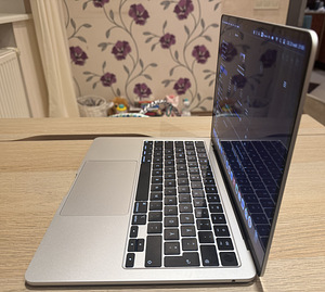 Macbook Air M3 256gb 13.6" (3 foto / 3)