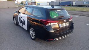 Üürile anda Toyota Auris Universal 2017 hübriid+gaas LPG (2 foto / 4)