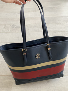 Uus suur Tommy Hilfiger käekott (7 foto / 7)