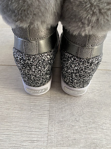 Uued Guess wedge jalatsid 36 (4 foto / 5)