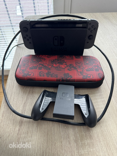 Полный комплект Nintendo Switch V2 (фото #1)