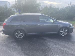 Продается Toyota Avensis (2 фото из 6)