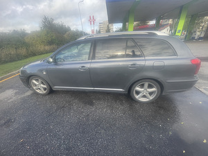 Продается Toyota Avensis (4 фото из 6)