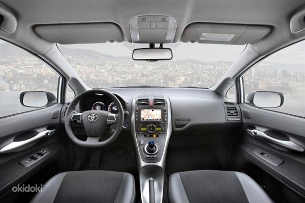 Аренда автомобиля Toyota Auris Hybrid+LPG + карта скидки (фото #2)