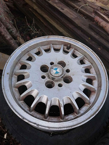 Крышка от бутылки 4x100 e30 (1 фото из 1)