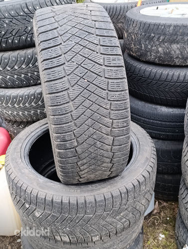 Pirelli Ice Zero 235/45R18 lamellrehvid