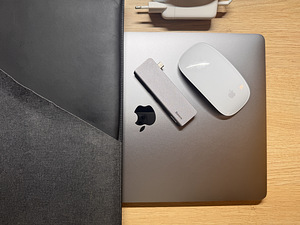 MacBook Pro 16" 2019 Touch Bar i9 32GB 1TB (1 foto / 4)
