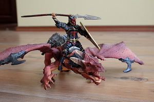 Tegelaskuju Schleich Pensionil Eldrador Dragon Rider Red