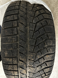 255/40/19 Sailun ice blazer evo1 (3 foto / 4)