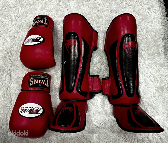 Боксерские перчатки и защита ног (фото #1)