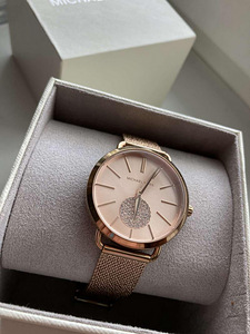 Michael Kors часы (3 фото из 5)