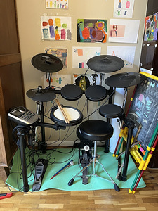 Alesis DM8 USB elektroonilised trummid + taldrik&trummitool (1 foto / 4)