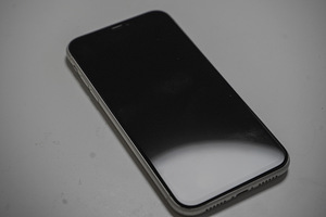 iPhone 11 64 ГБ (2 фото из 5)