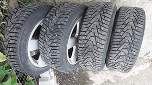 Шипованные шины Hankook на дисках (2 фото из 6)