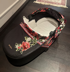 Кокон cybex Priam Lux Spring Blossom (4 фото из 4)