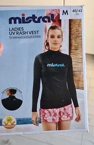 Uus naiste UV-ujumissärk, M (40/42) (1 foto / 4)