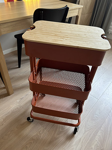IKEA ratastega riiul (1 foto / 4)