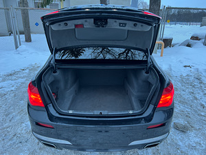 BMW 740d 3.0 225kW (7 foto / 15)