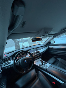 BMW 740d 3.0 225kW (8 foto / 15)